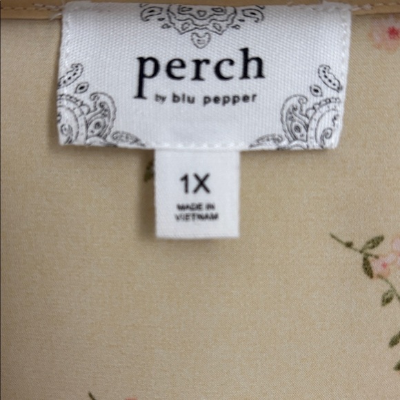 NWT Short Tulip Sleeve Floral Print V-Neck Satin Top 1X Yellow - Picture 10 of 13